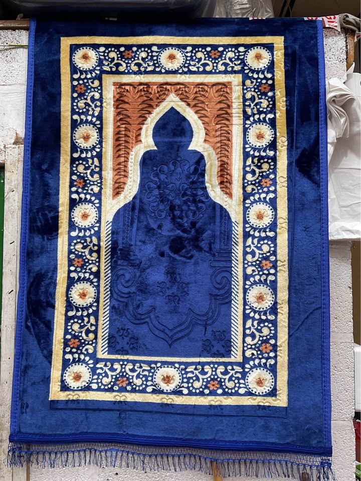 Premium Prayer Mat – Soft, Comfortable & Lightweight